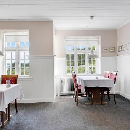 Skovdal Πανδοχείο Jelling