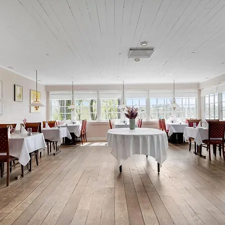 Skovdal Πανδοχείο Jelling